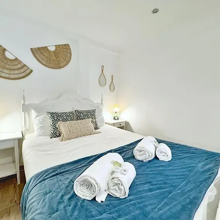 아파트 Botanique Nest By Homeful Homes *
